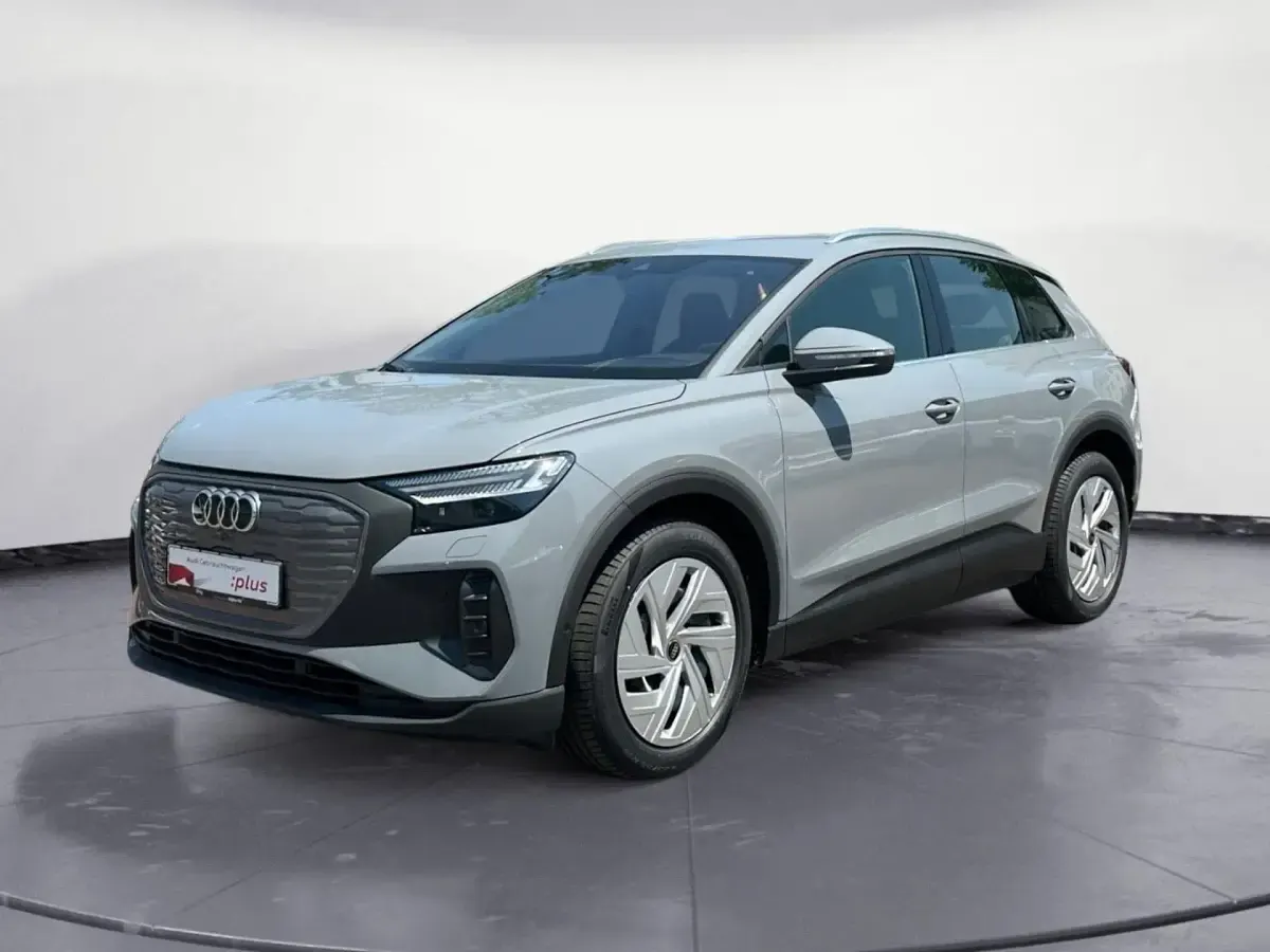 Gebraucht Audi Q4 e-tron Comfort 150 kW (204 PS) 2025 Grau SUV