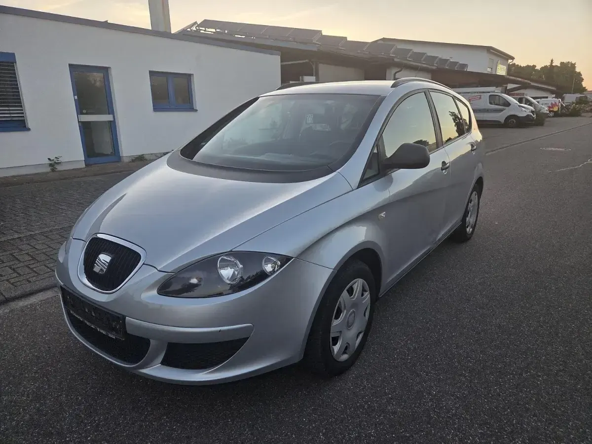 Gebraucht Seat Altea XL Comfort 102 PS (75 kW) 2007 Silber Van / Kleinbus