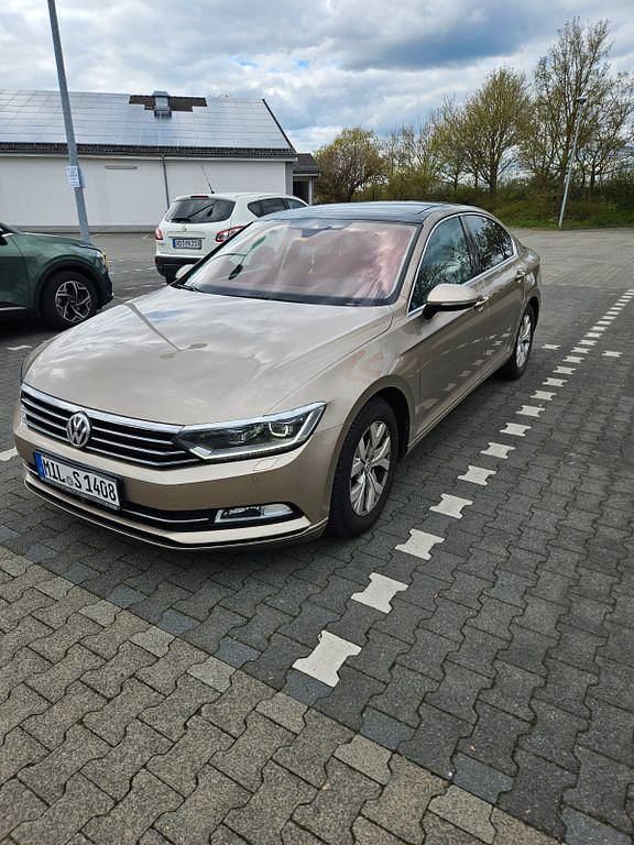 Gebraucht VW Passat Comfortline 190 PS (139 kW) 2016 Gold Limousine