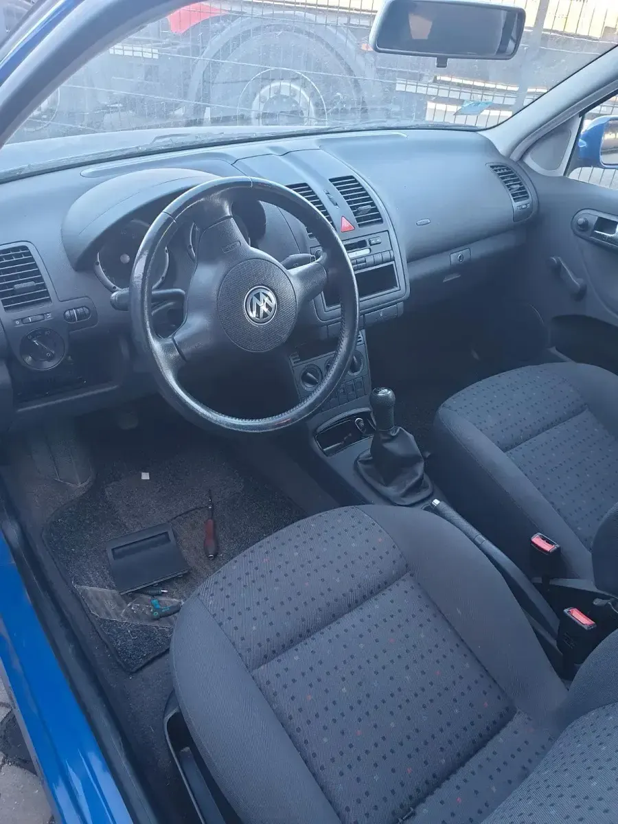 Second-hand VW Polo 60 CP (44 kW) 2001 Albastru Hatchback
