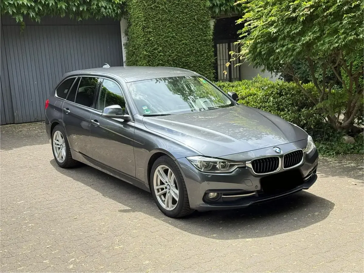 Gebraucht BMW 320 Advantage 190 PS (139 kW) 2015 Schwarz Kombi