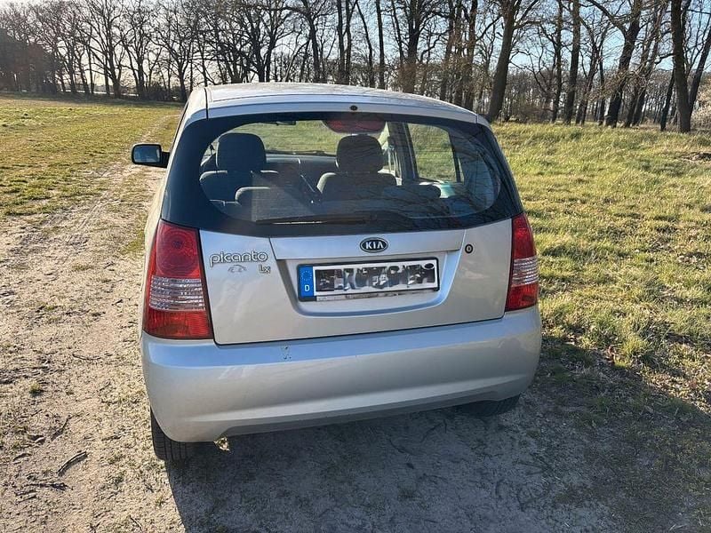 Gebraucht Kia Picanto LX 65 PS (47 kW) 2007 Silber Kleinwagen