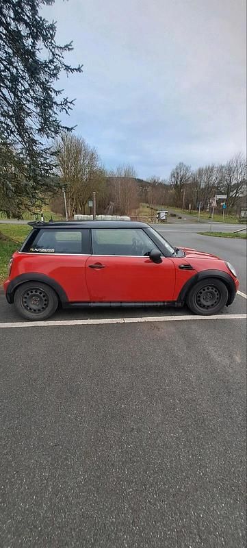 Gebraucht Mini ONE 75 PS (55 kW) 2009 Rot Kleinwagen