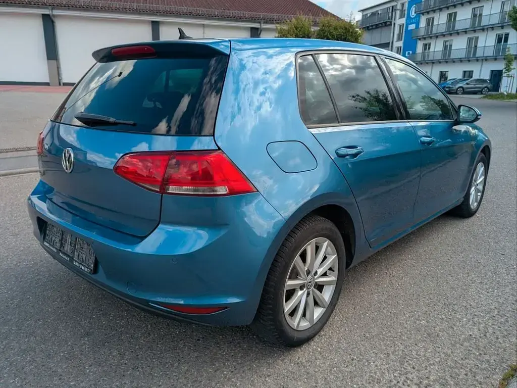 Gebraucht VW Golf VII LOUNGE 110 PS (80 kW) 2015 Blau Limousine