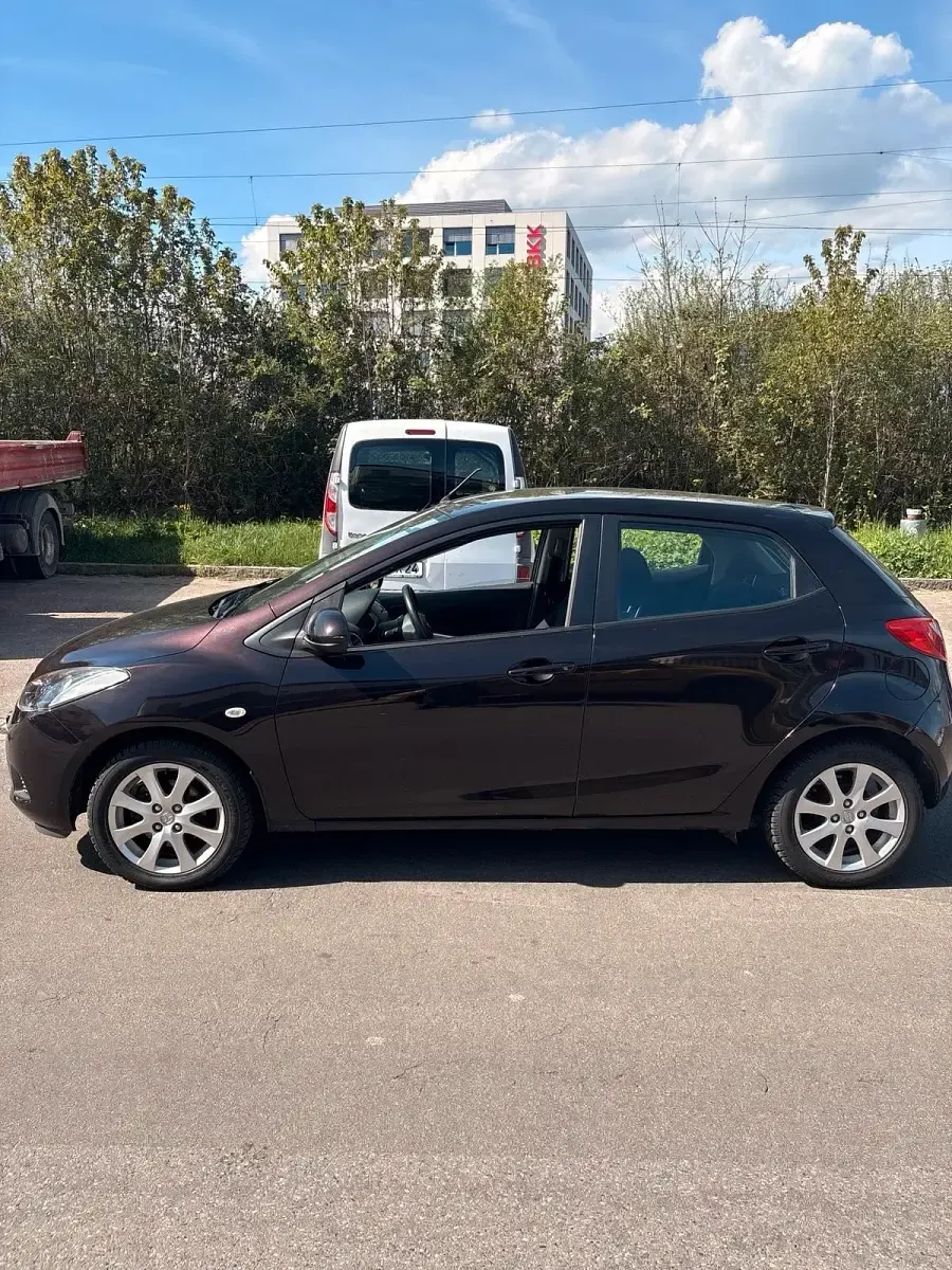 Usata Mazda 2 86 CV (63 kW) 2008 Nero Utilitaria