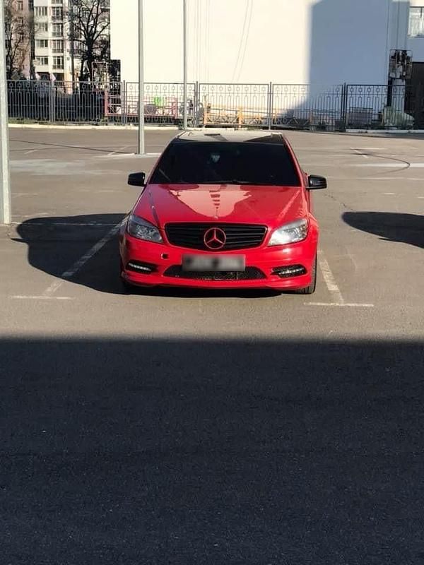 Gebraucht Mercedes C300 AMG 231 PS (169 kW) 2011 Rot Limousine