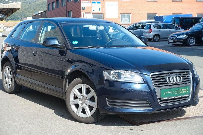 Blau Gebraucht 2009 Audi A3 Ambiente Limousine | 5.990 € (Fairer Preis) - Bild 1/4