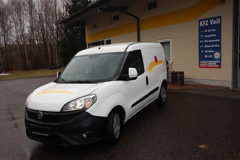 Gebraucht Fiat Doblò 135 PS (99 kW) 2015 Weiß Van / Kleinbus