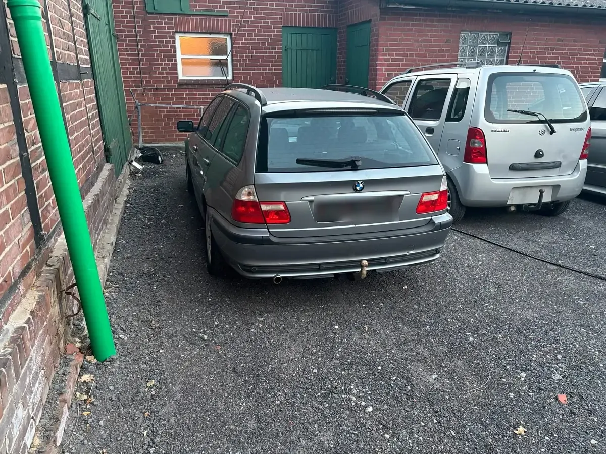 Gebraucht BMW 318 143 PS (105 kW) 2004 Silber Kombi