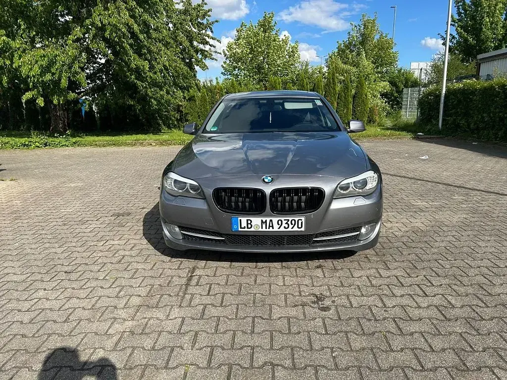 Gebraucht BMW 525 Performance 204 PS (150 kW) 2010 Grau Limousine