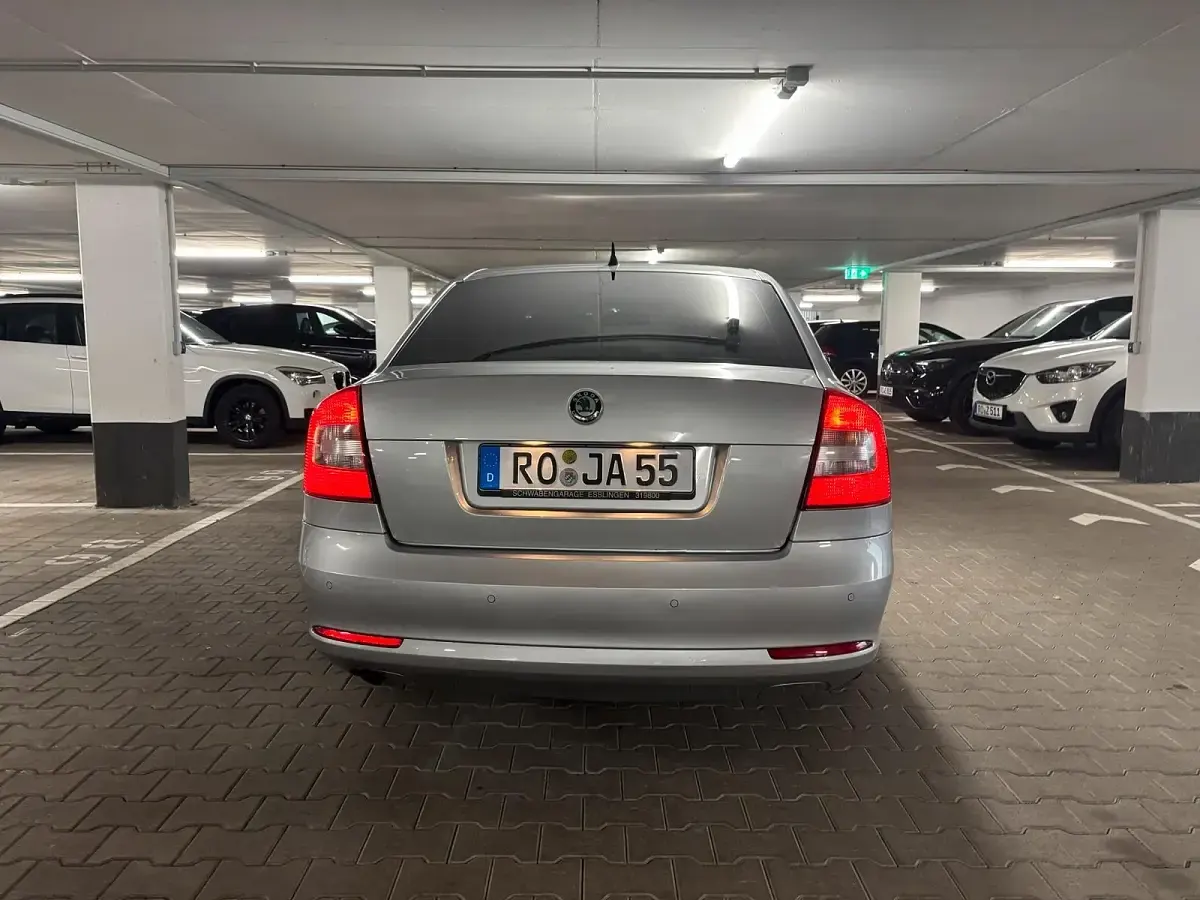 Gebraucht Skoda Octavia 106 PS (77 kW) 2011 Silber Limousine
