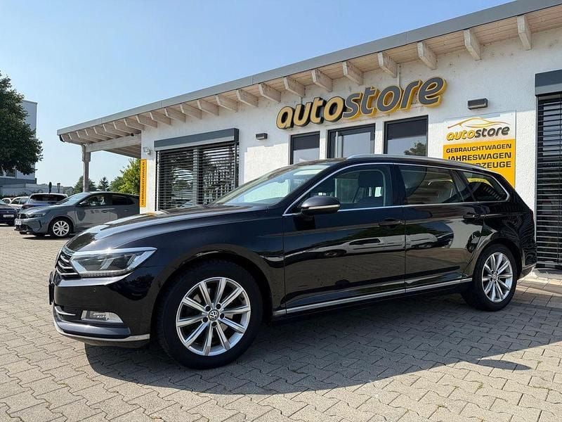 Deep black perleffekt Gebraucht 2016 VW Passat Highline Kombi | 11.585 € (Superpreis) - Bild 1/4