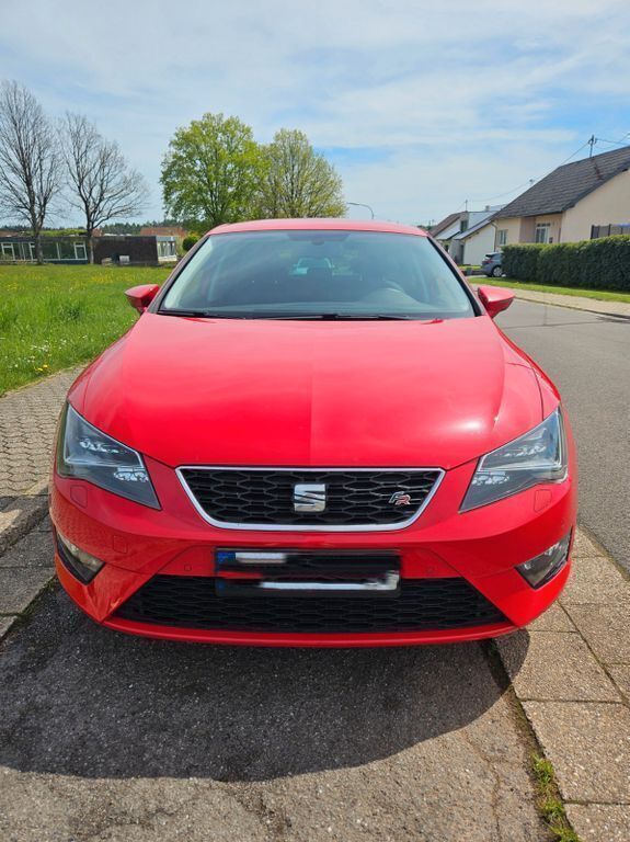 Rot Gebraucht 2015 Seat Leon Limousine | 9.800 € (Guter Preis) - Bild 1/4
