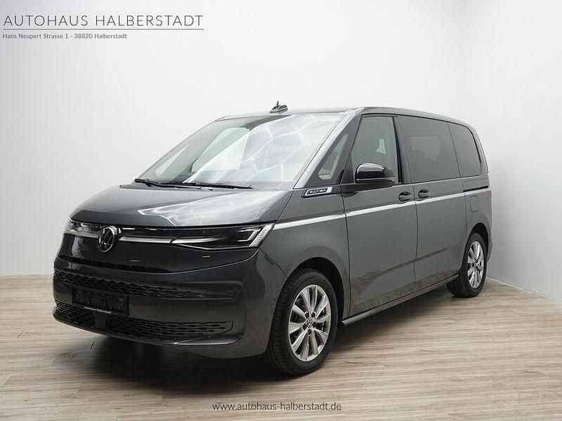 Usado VW Multivan Style 150 HP (110 kW) 2025 Cinzento Monovolume