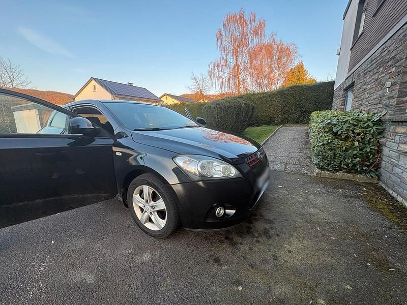 Gebraucht Kia Ceed 109 PS (80 kW) 2009 Schwarz Kleinwagen