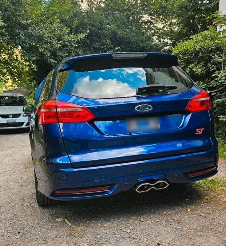 Gebraucht Ford Focus Sport 185 PS (136 kW) 2017 Blau Kombi