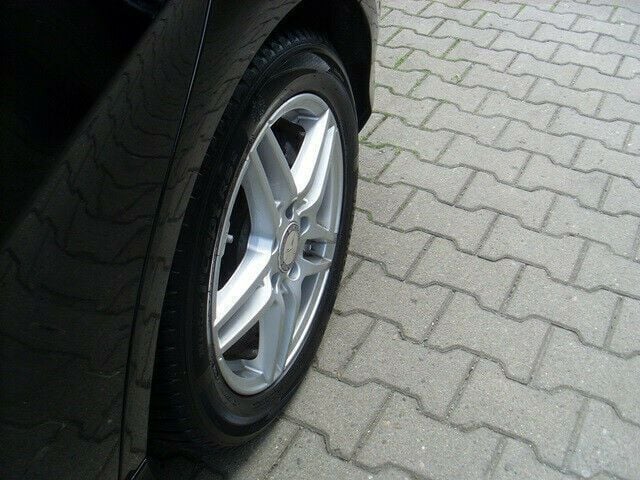 Gebraucht Mercedes B180 Style 122 PS (89 kW) 2015 Schwarz metallic Van / Kleinbus