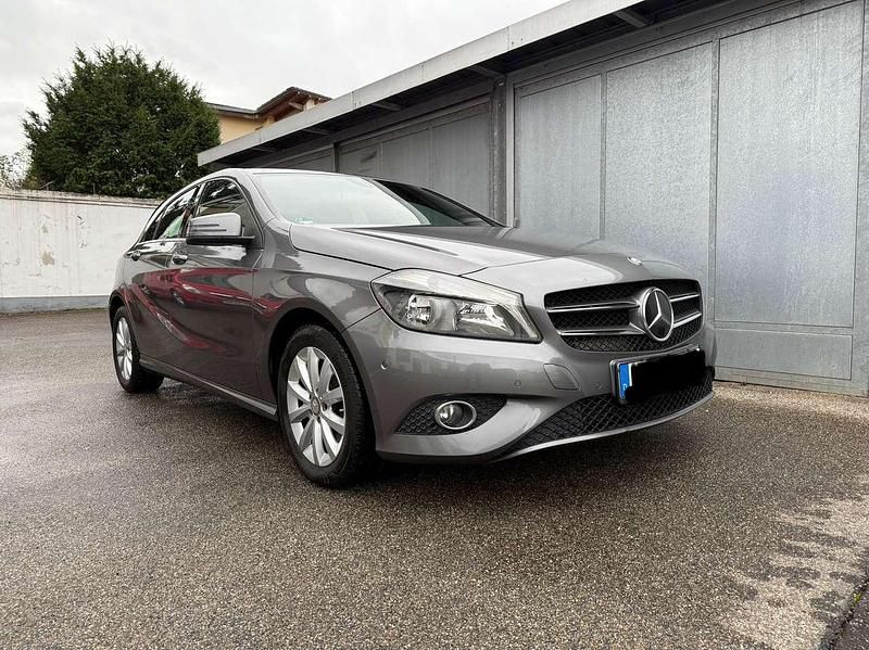 Grau Gebraucht 2014 Mercedes A180 Kleinwagen | 8.900 € (Superpreis) - Bild 1/4