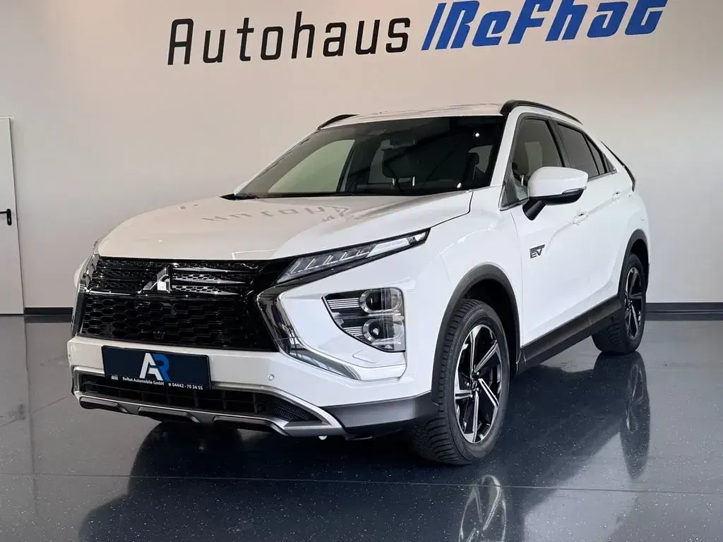 Gebraucht Mitsubishi Eclipse Cross Plus 188 PS (138 kW) 2022 Weiß SUV
