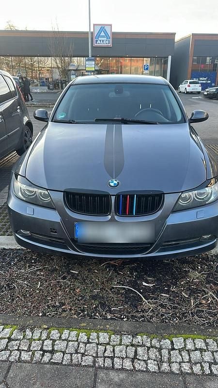 Gebraucht 2005 BMW 320 Limousine | 2.600 € - Bild 1/4