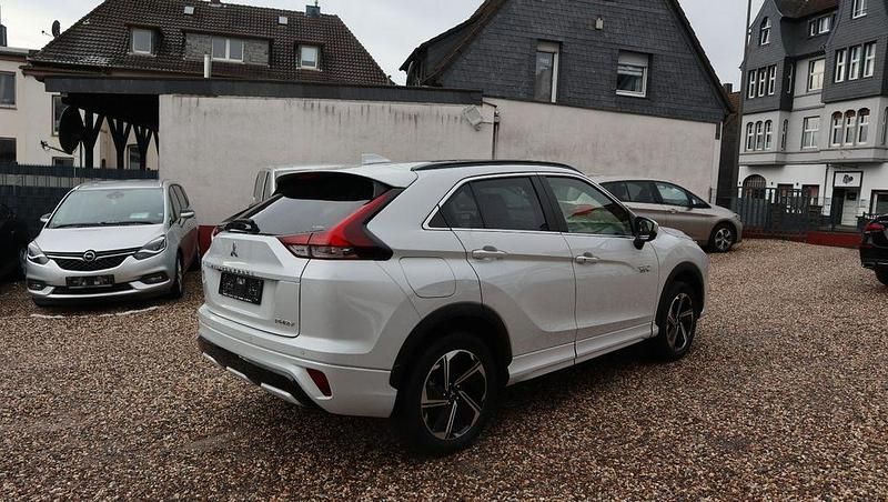 Gebraucht Mitsubishi Eclipse Cross 98 PS (72 kW) 2021 Titanweiss (d) (metallic) SUV