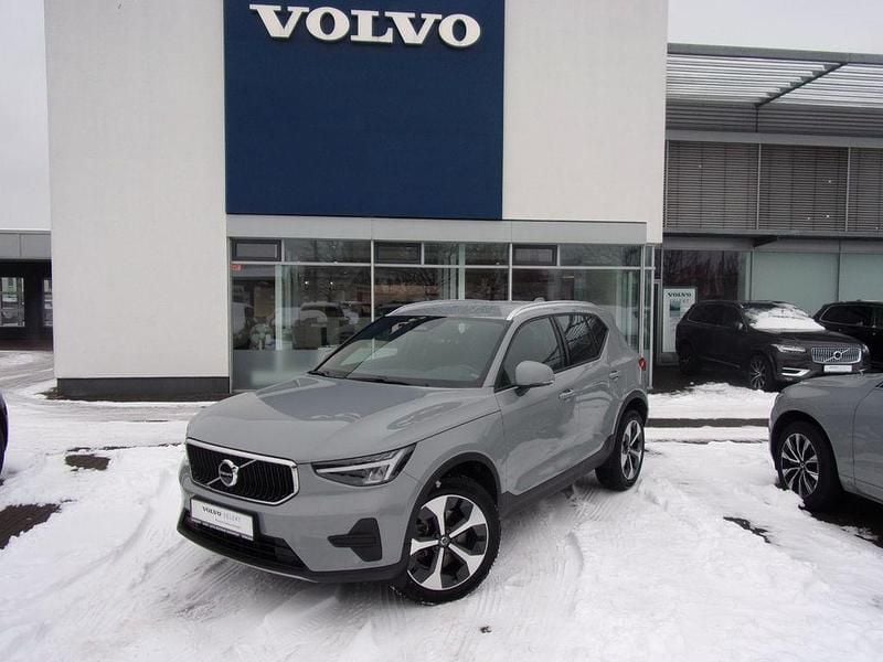 Grau Gebraucht 2024 Volvo XC40 Core SUV | 30.900 € (Superpreis) - Bild 1/4
