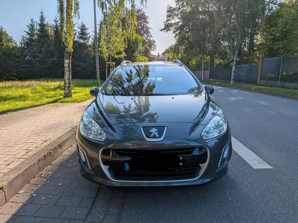 Gebraucht Peugeot 308 SW 112 PS (82 kW) 2011 Grau Kombi