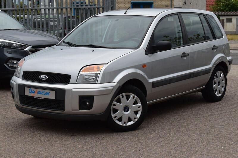 Silber Gebraucht 2006 Ford Fusion Kleinwagen | 2.690 € (Fairer Preis) - Bild 1/4