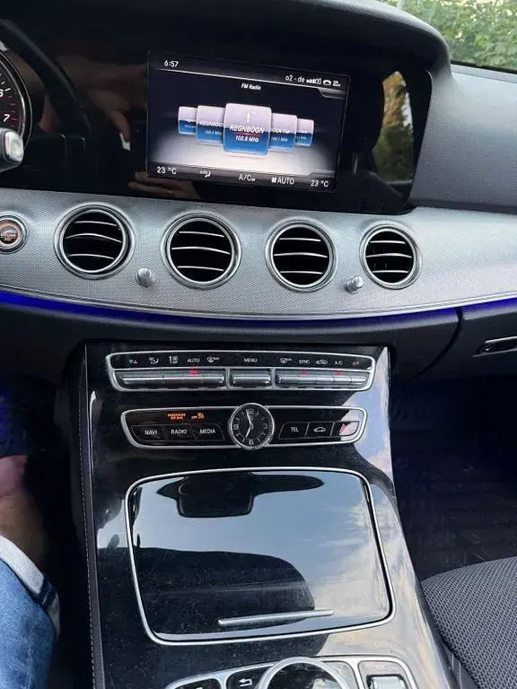 Gebraucht Mercedes E200 Avantgarde 184 PS (135 kW) 2017 Weiß Limousine