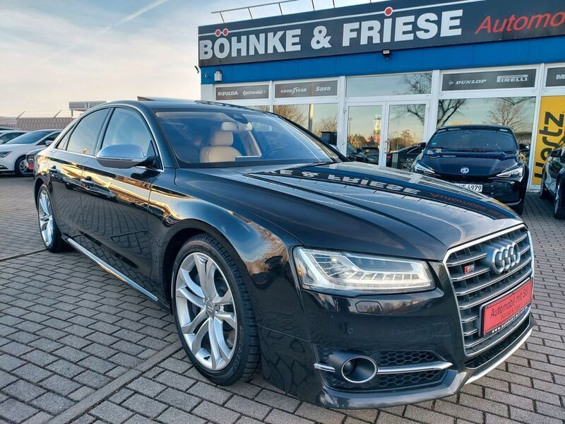 Havannaschwarz metallic Gebraucht 2015 Audi S8 Ambiente Limousine | 32.499 € (Etwas zu teuer) - Bild 1/4