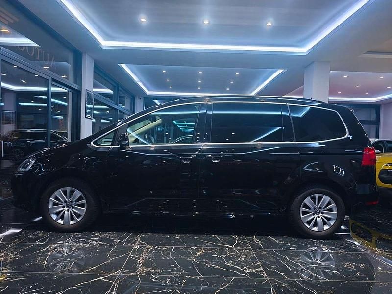 Schwarz Gebraucht 2010 VW Sharan Comfortline Van / Kleinbus | 6.490 € (Fairer Preis) - Bild 1/4