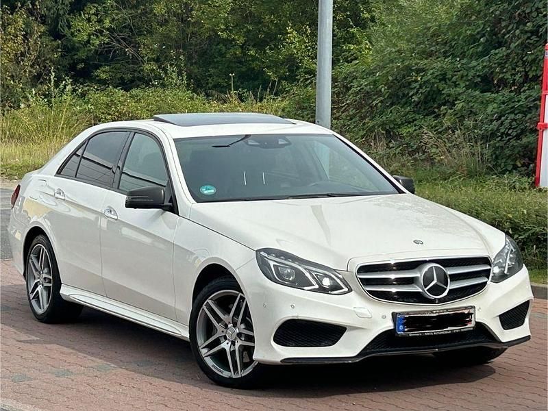 Weiß Gebraucht 2013 Mercedes E350 AMG Limousine | 13.999 € (Guter Preis) - Bild 1/4