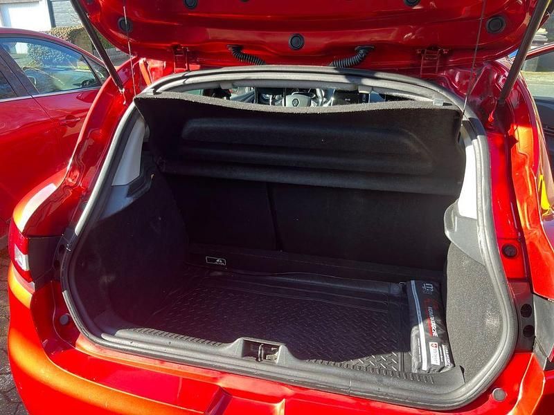 Gebraucht Renault Clio IV Luxe 90 PS (66 kW) 2014 Rot Limousine