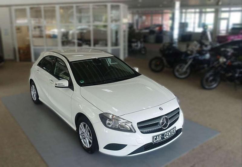 Gebraucht Mercedes A180 122 PS (89 kW) 2014 Weiß Limousine