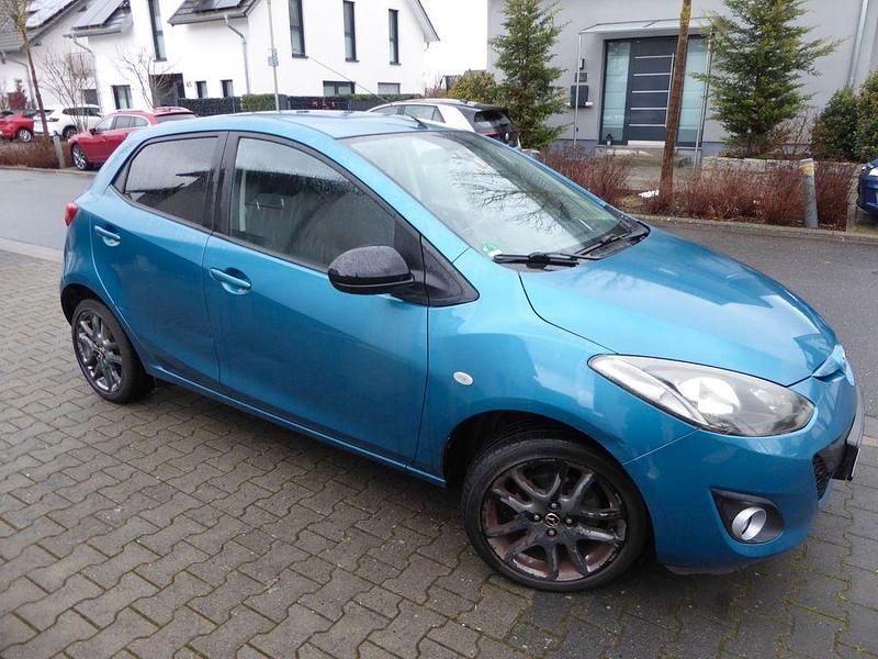 Blau Gebraucht 2013 Mazda 2 Center-Line Limousine | 3.900 € (Fairer Preis) - Bild 1/4