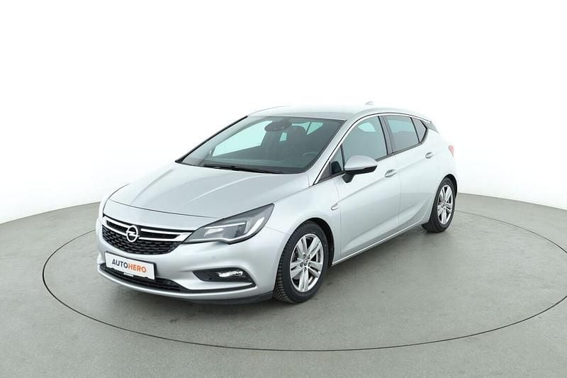 Grau Gebraucht 2018 Opel Astra Dynamic Limousine | 12.480 € (Fairer Preis) - Bild 1/3