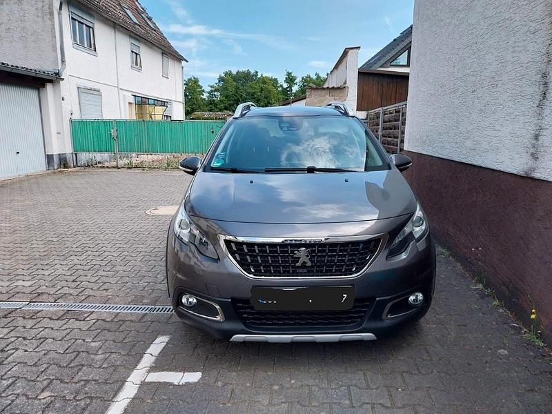 Grau Gebraucht 2019 Peugeot 2008 SUV | 16.000 € (Fairer Preis) - Bild 1/4