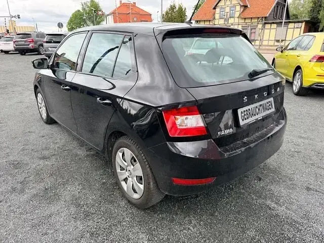 Gebraucht Skoda Fabia Active 60 PS (44 kW) 2021 Schwarz Kleinwagen