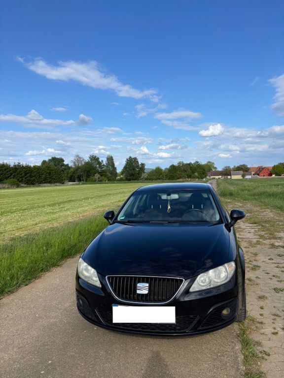 Schwarz Gebraucht 2011 Seat Exeo Reference Limousine | 4.500 € (Fairer Preis) - Bild 1/4