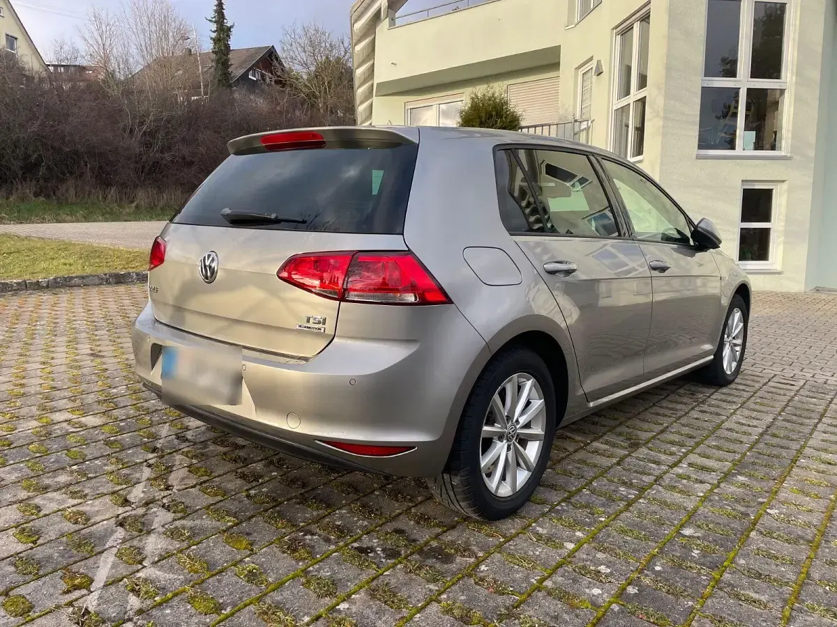Gebraucht VW Golf VII LOUNGE 86 PS (63 kW) 2015 Silber Limousine