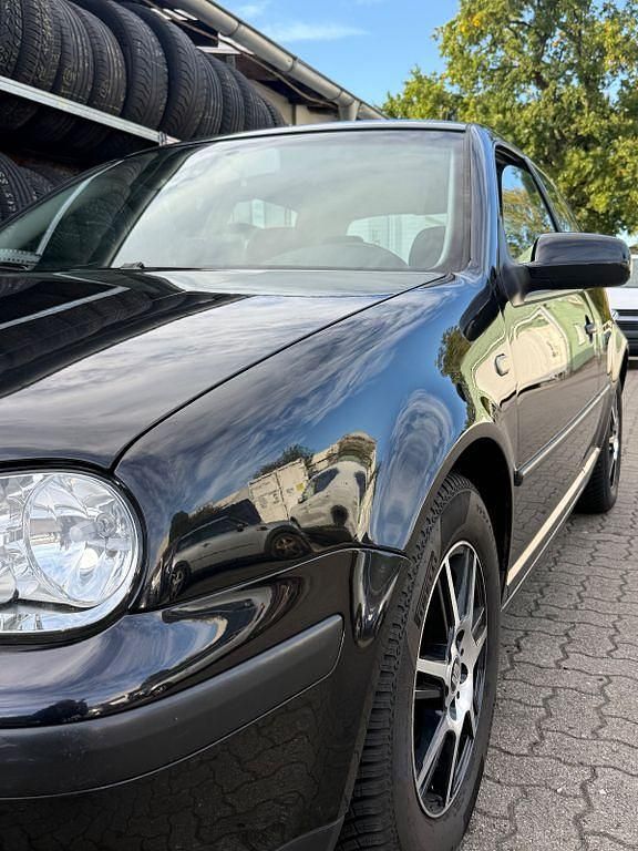 Schwarz Gebraucht 2003 VW Golf IV Basis Limousine | 3.250 € (Etwas zu teuer) - Bild 1/4