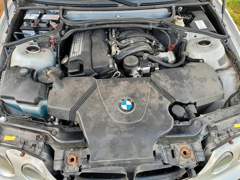 Usado BMW 316 115 HP (84 kW) 2002 Prateado Sedan