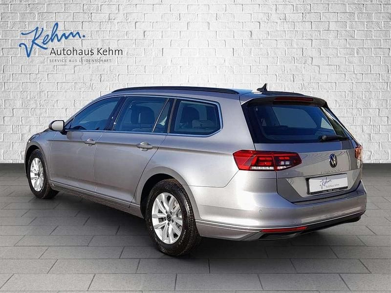 Gebraucht VW Passat Business 150 PS (110 kW) 2022 Pyritsilber metallic Kombi
