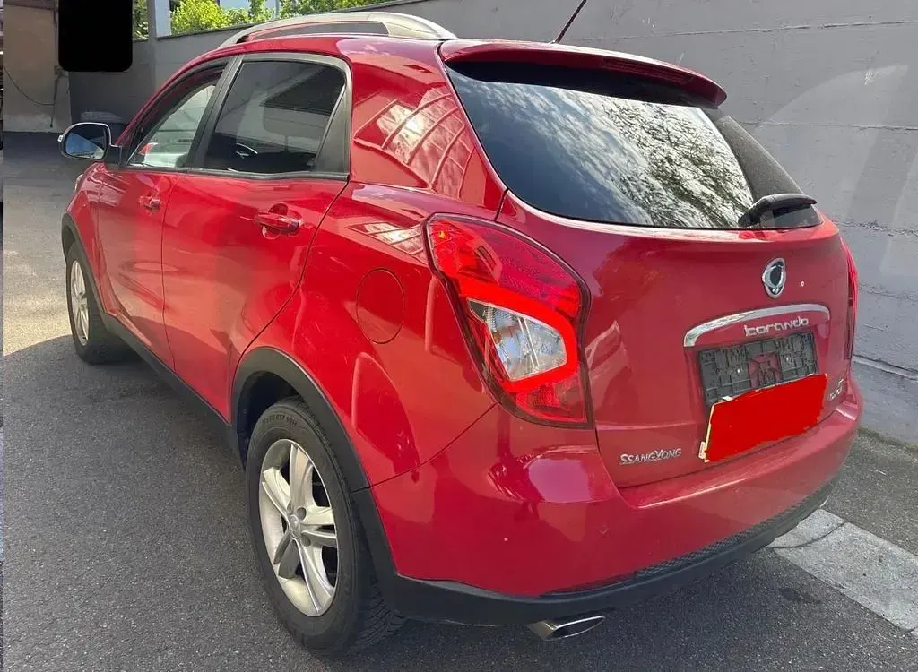 Gebraucht SsangYong Korando Crystal 150 PS (110 kW) 2015 Rot SUV