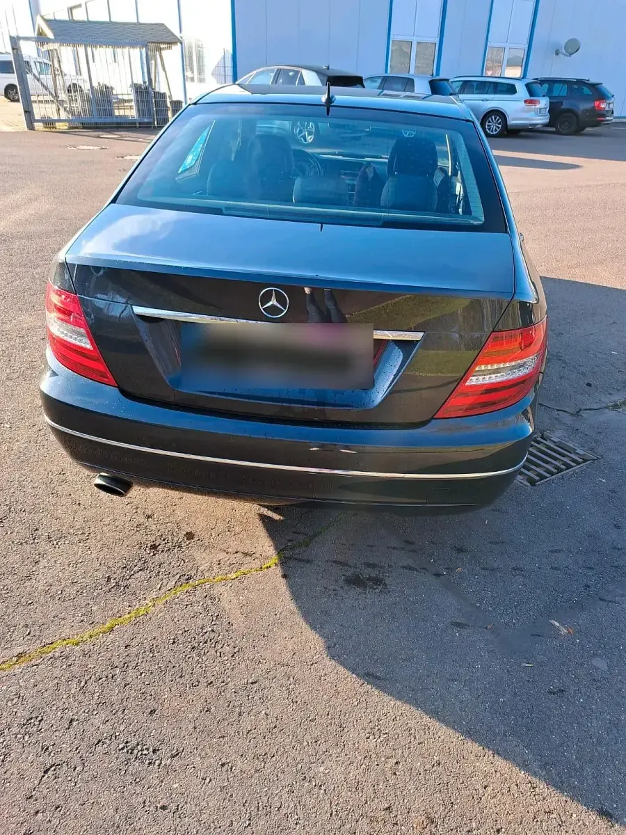 Gebraucht Mercedes C250 204 PS (150 kW) 2012 Grau Limousine