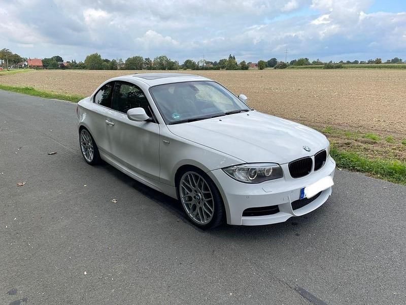 Gebraucht BMW 125 Performance 218 PS (160 kW) 2011 Weiß Kleinwagen