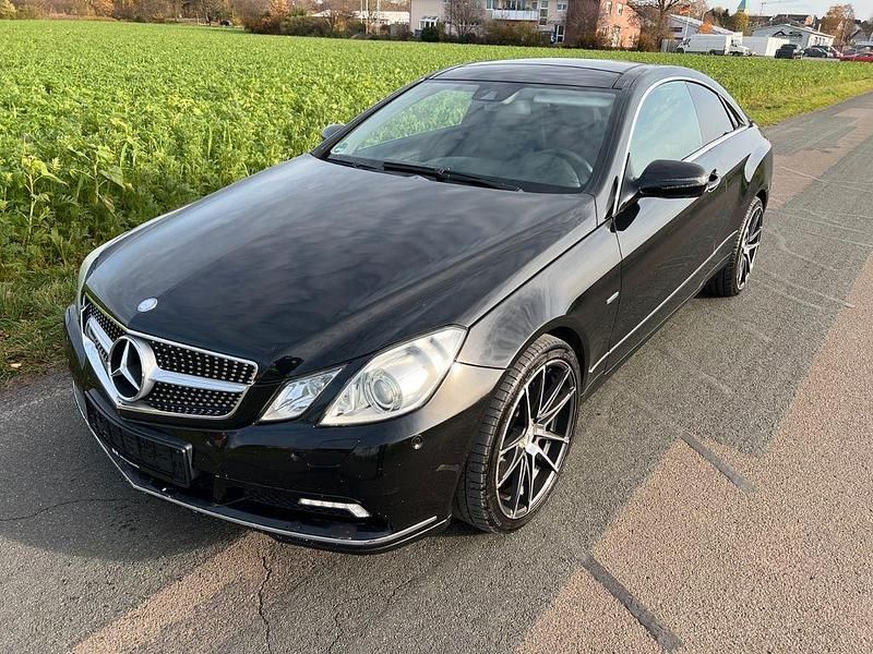 Gebraucht Mercedes E350 231 PS (169 kW) 2009 Schwarz Coupé