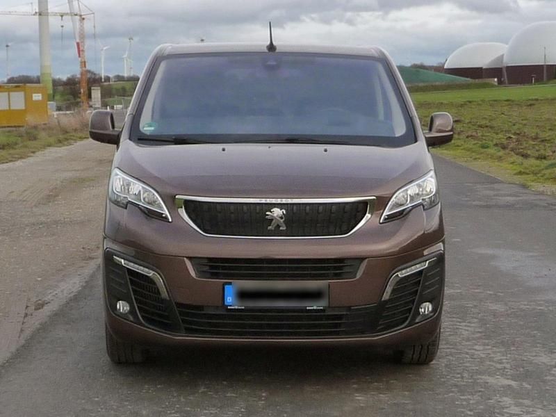 Braun Gebraucht 2020 Peugeot Traveller Business-Line Van / Kleinbus | 28.500 € (Superpreis) - Bild 1/4