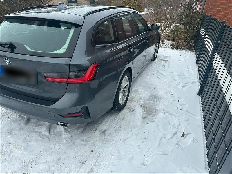 Gebraucht BMW 320 190 PS (139 kW) 2021 Grau Kombi