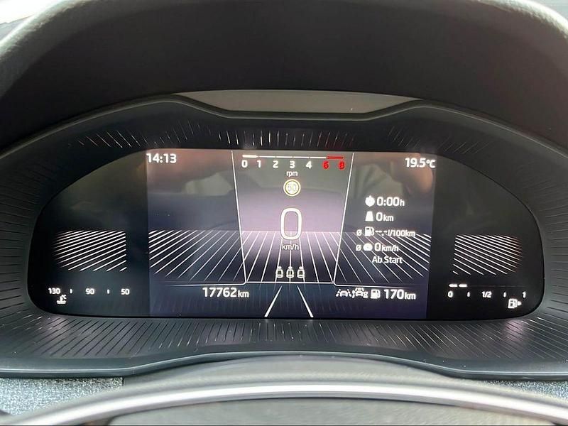 Gebraucht Skoda Scala Selection 150 PS (110 kW) 2024 Grau Kleinwagen